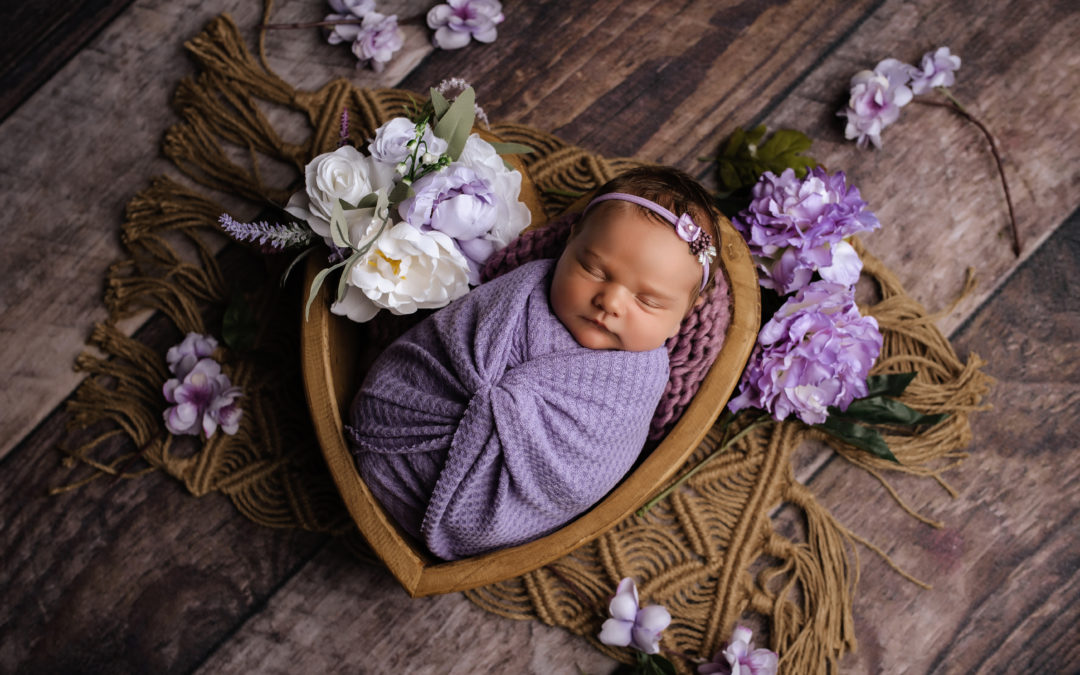 When Should Newborn Photos be Taken? | Prince George Photographer